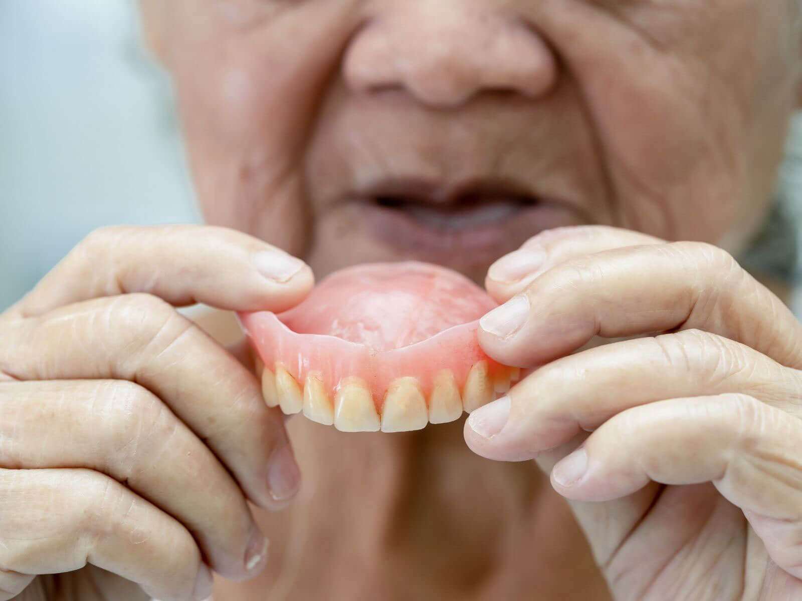 Do You Need Dentures? Key Signs and Your Treatment Choices