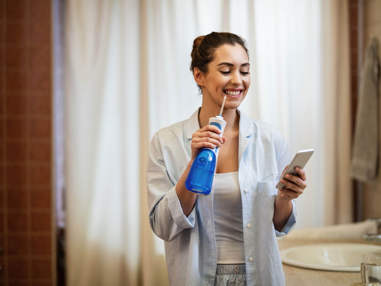 Water Flosser vs. String Floss: Which Is Better for Your Oral Health?